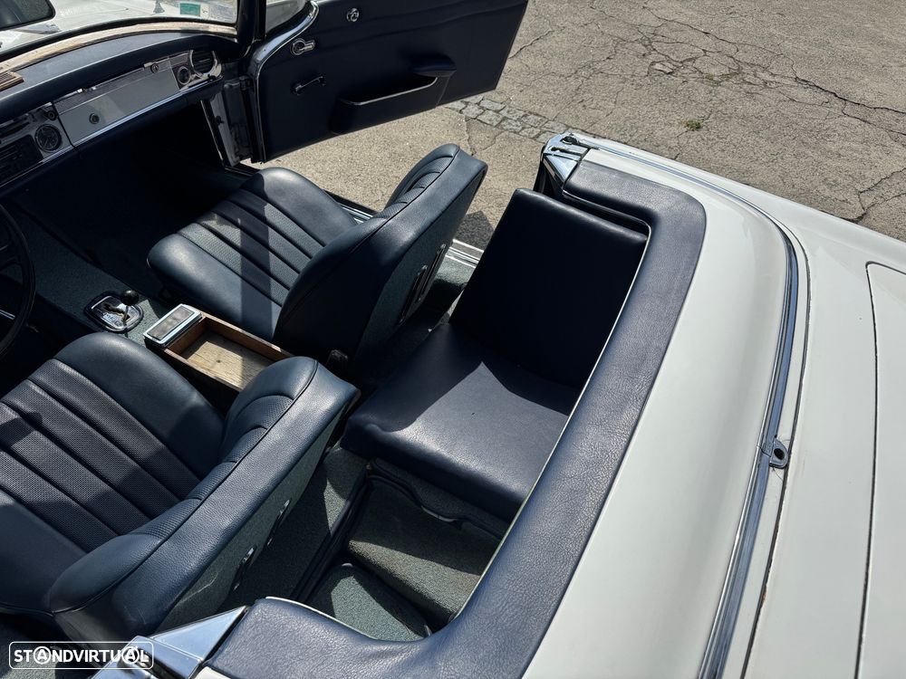 Mercedes-Benz SL 230 - 20