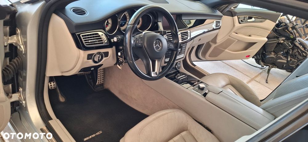 Mercedes-Benz CLS 350 CDI 4-Matic BlueEff - 14