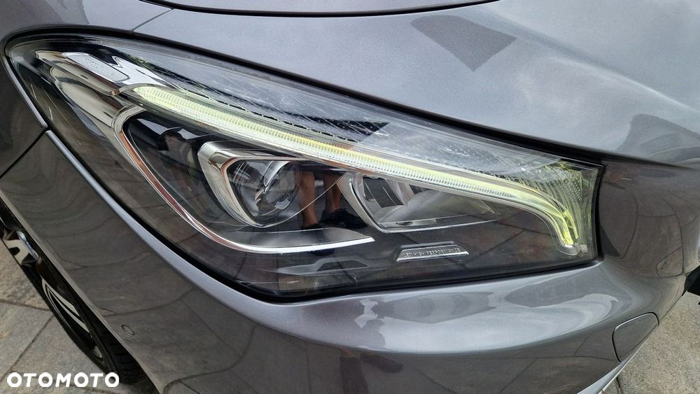 Mercedes-Benz CLA - 33