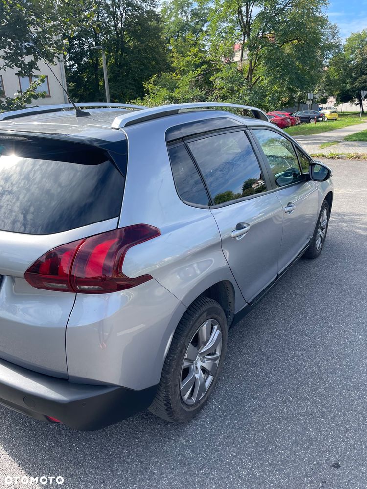 Peugeot 2008 1.2 Pure Tech Style - 5