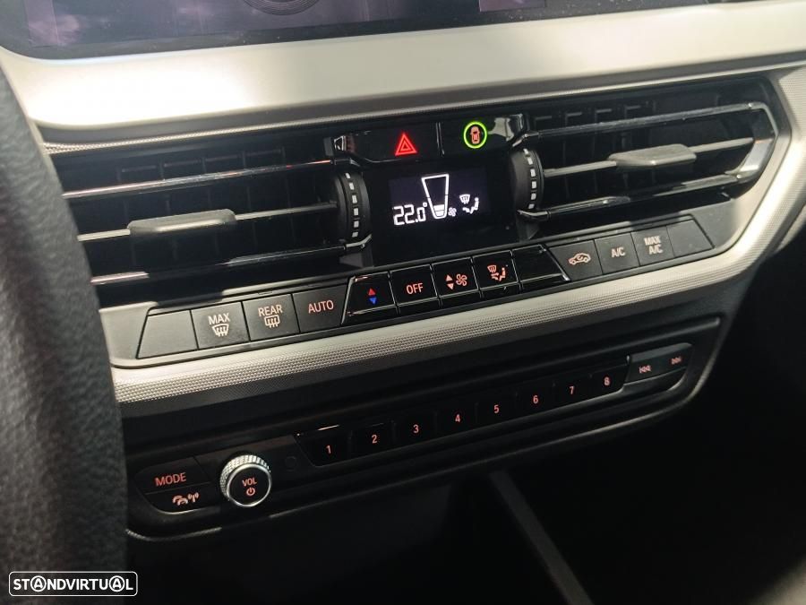 BMW 118 i Auto - 23