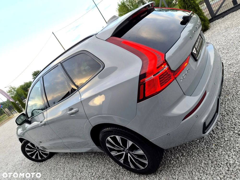 Volvo XC 60 B4 D AWD Plus Dark - 35