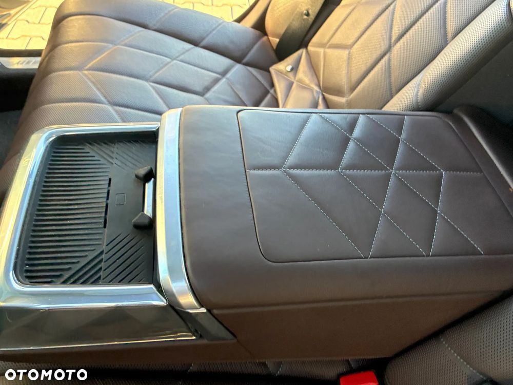 BMW Seria 7 - 22