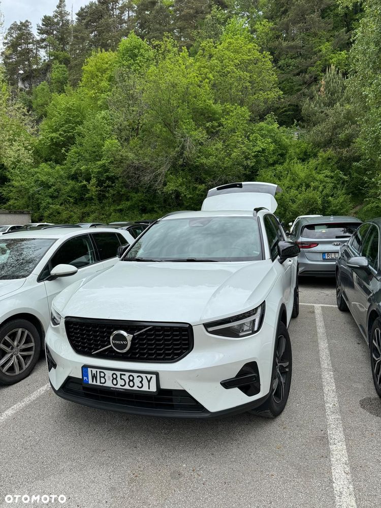 Volvo XC 40 B4 Plus Dark - 4