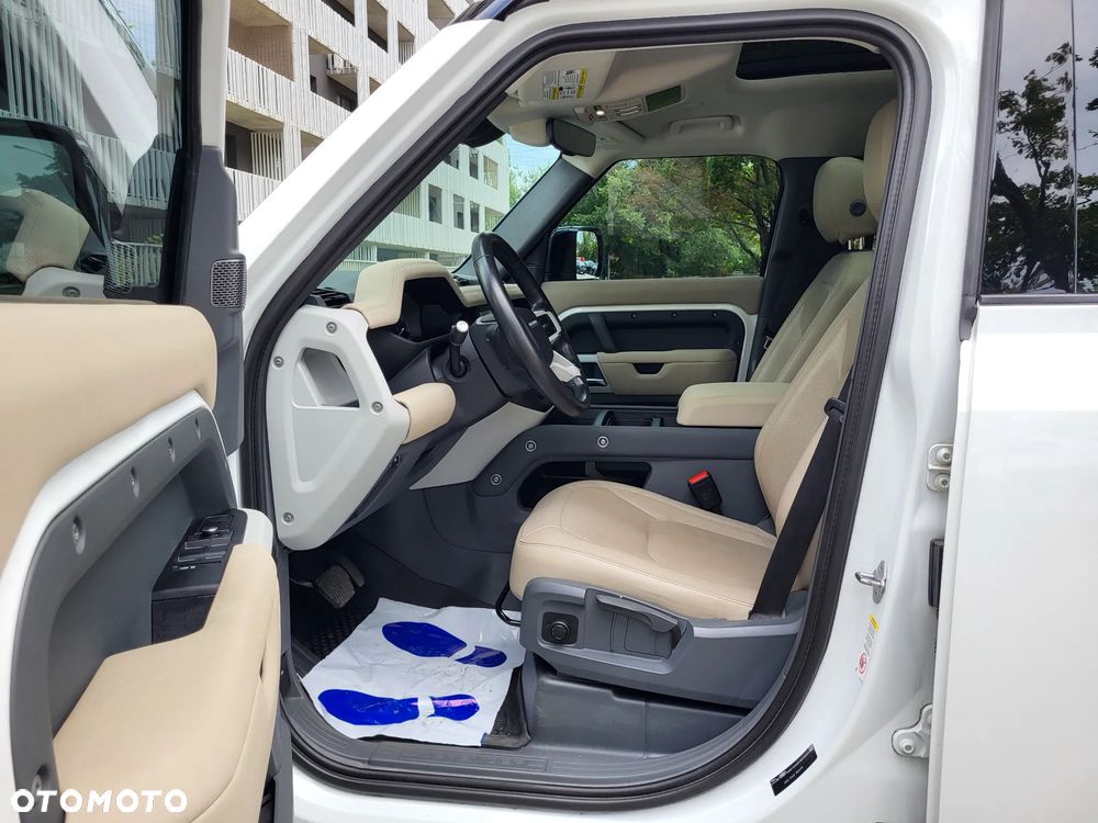 Land Rover Defender 110 2.0 P300 S - 4