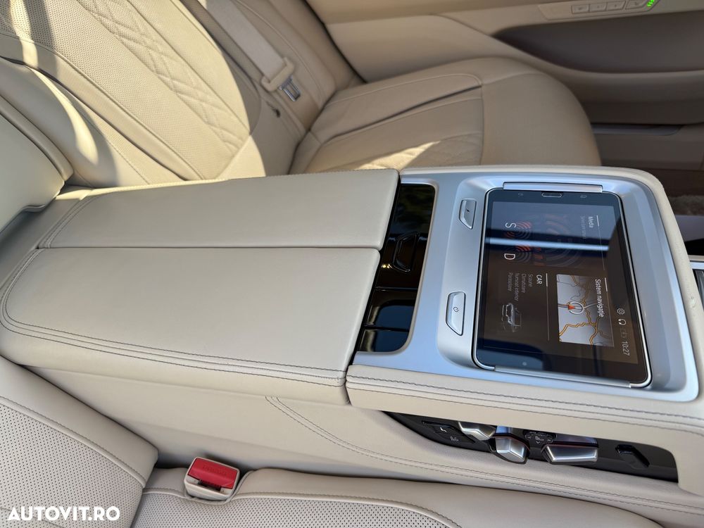 BMW Seria 7 740Ld xDrive MHEV - 17