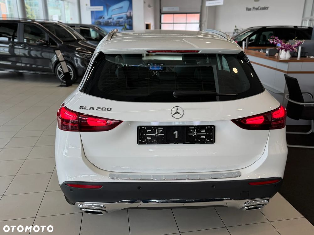Mercedes-Benz GLA 200 Progressive - 8