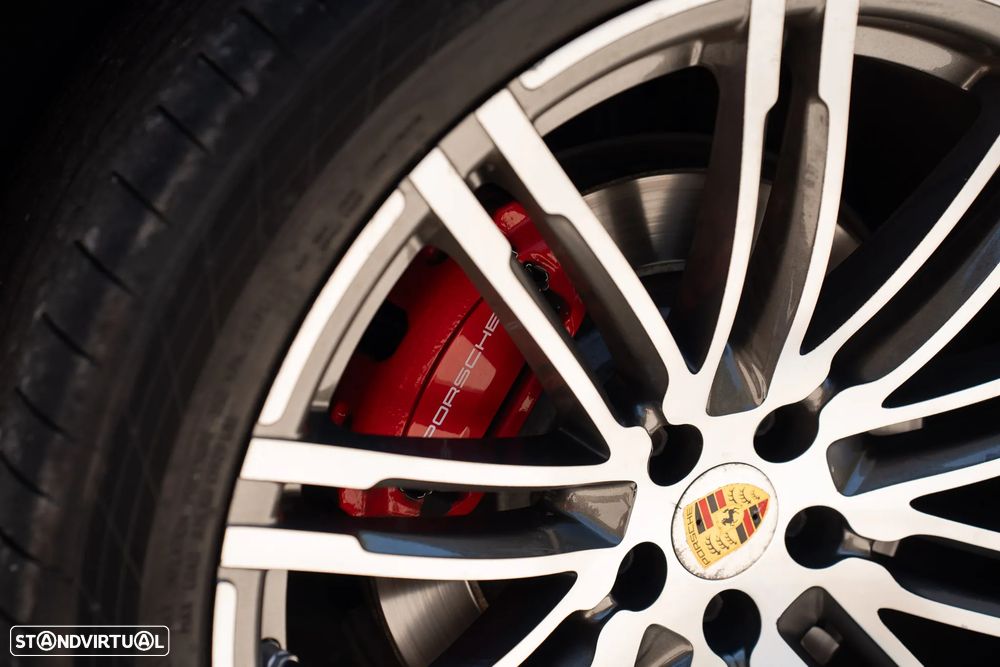 Porsche Macan Turbo - 20