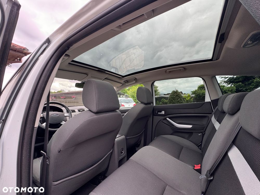 Ford Kuga - 23