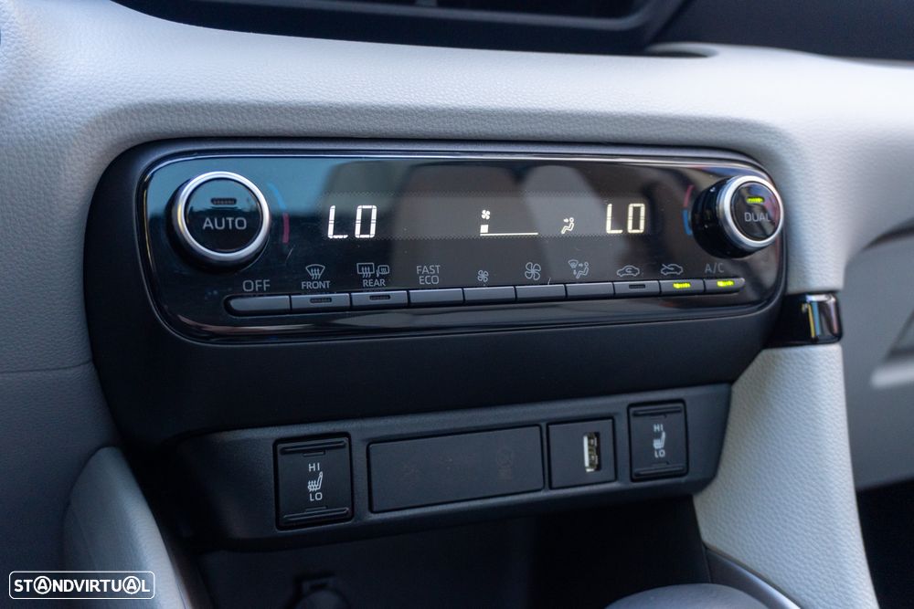 Toyota Yaris 1.5 HDF Luxury - 27