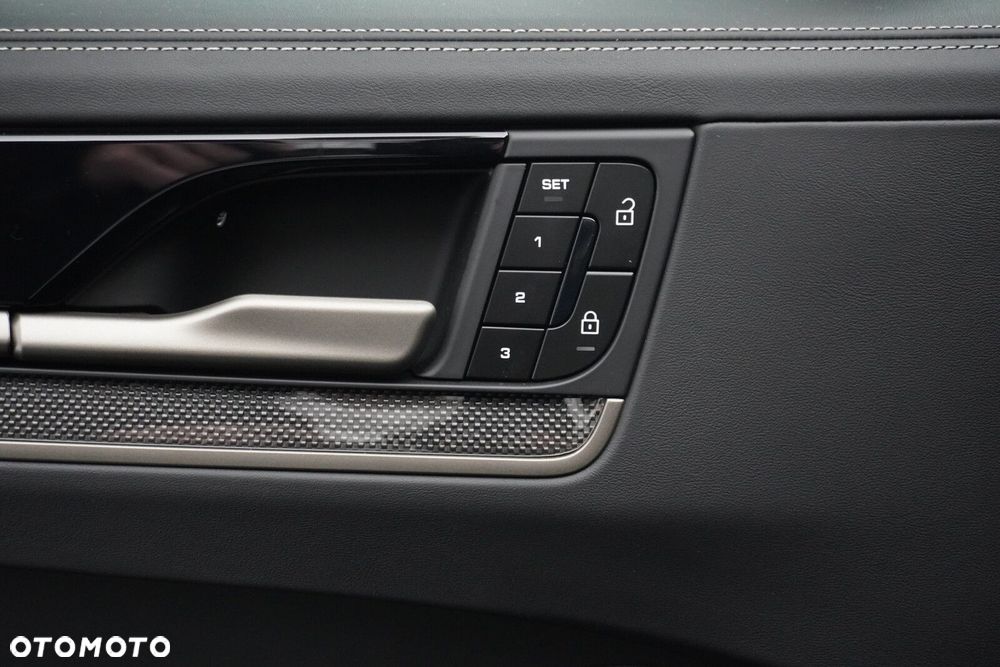 Porsche Cayenne - 28