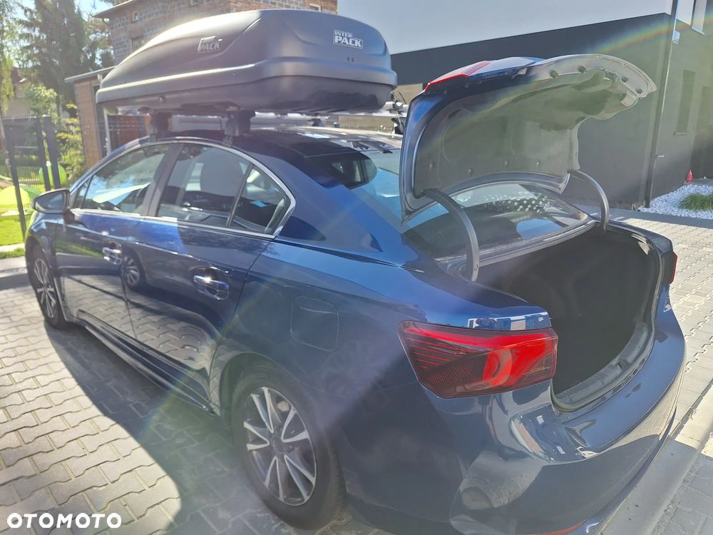 Toyota Avensis 1.8 Premium - 3