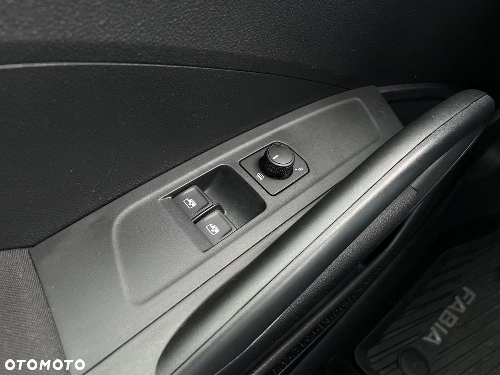 Skoda Fabia 1.0 TSI Ambition - 19