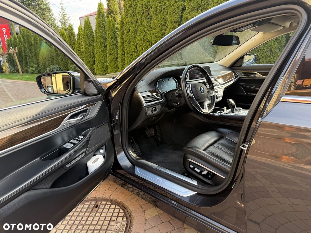 BMW Seria 7 740d xDrive - 16