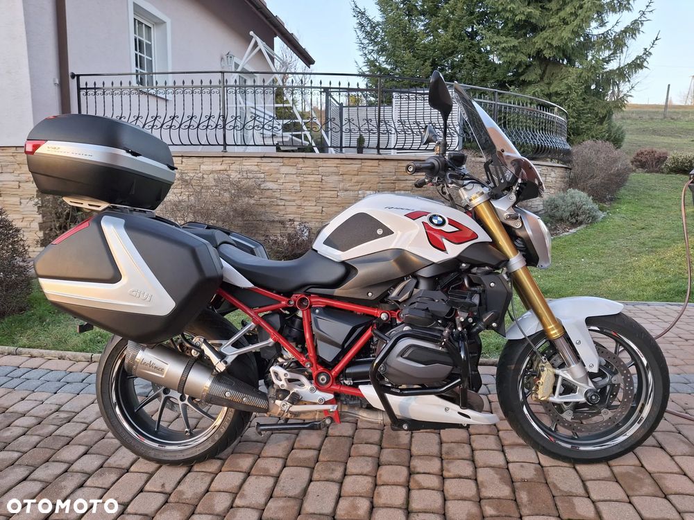 BMW R - 1