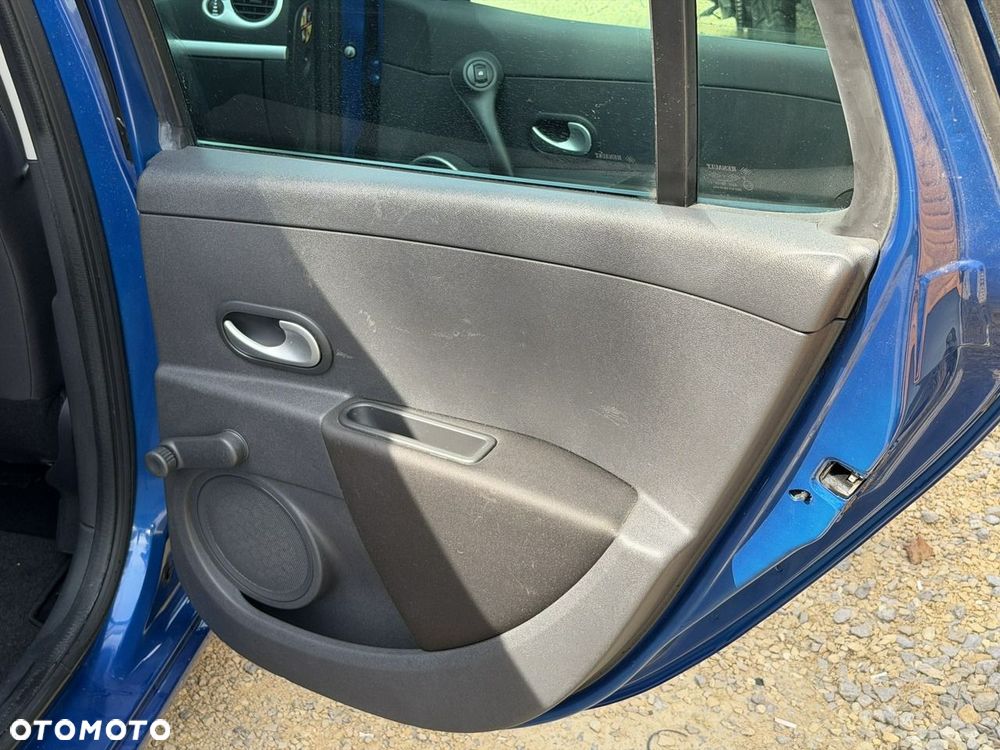 Renault Clio - 23