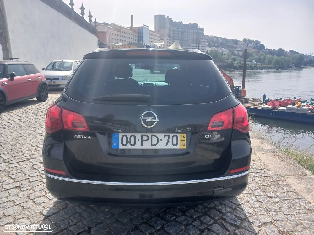Opel Astra Sports Tourer 1.6 CDTi Executive S/S - 4