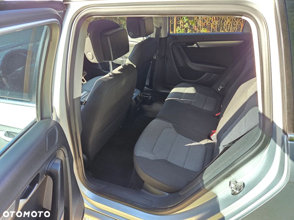 Volkswagen Passat 2.0 TDI Comfortline - 29