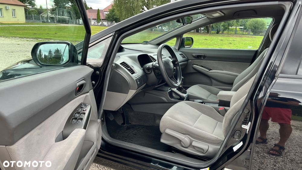 Honda Civic 1.8 Comfort - 17