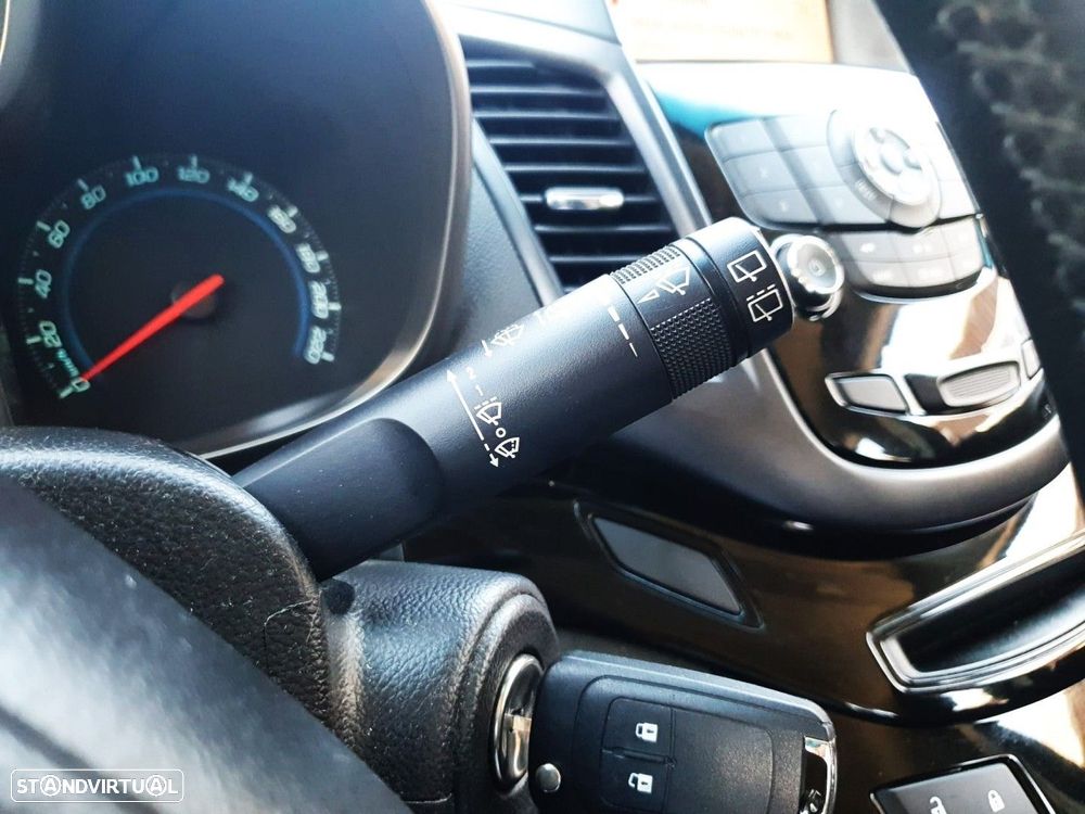 Chevrolet Orlando 2.0 VCDi LTZ - 29