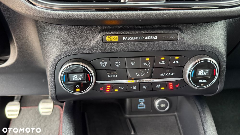 Ford Kuga 2.0 EcoBlue Hybrid ST-LINE - 31