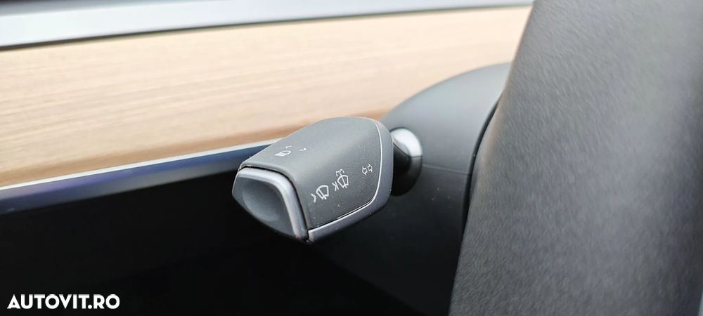 Tesla Model 3 Standard Reichweite Plus Hinterradantrieb - 26