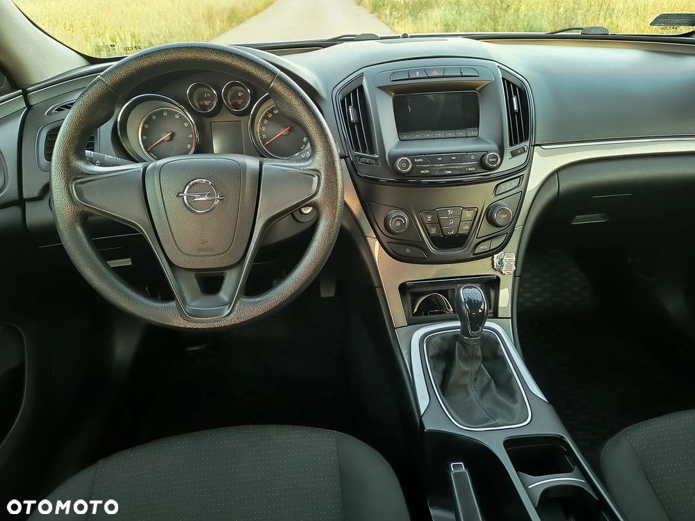 Opel Insignia 1.8 - 10