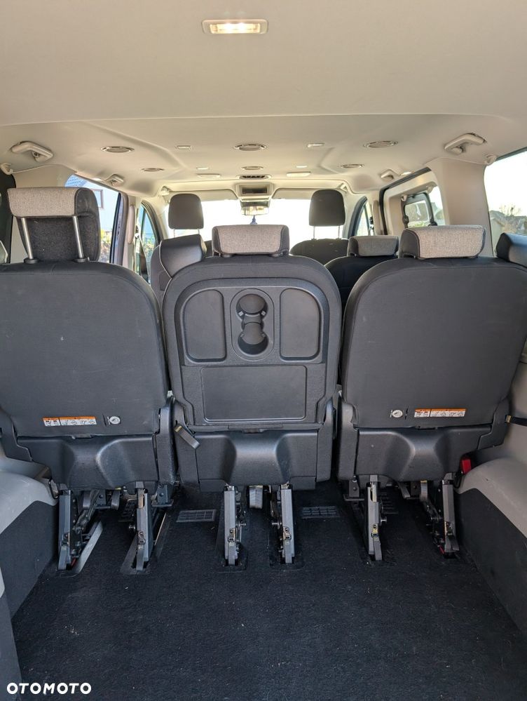 Ford Tourneo Custom - 10