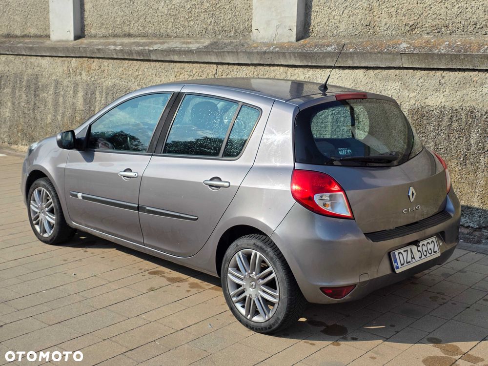 Renault Clio - 2