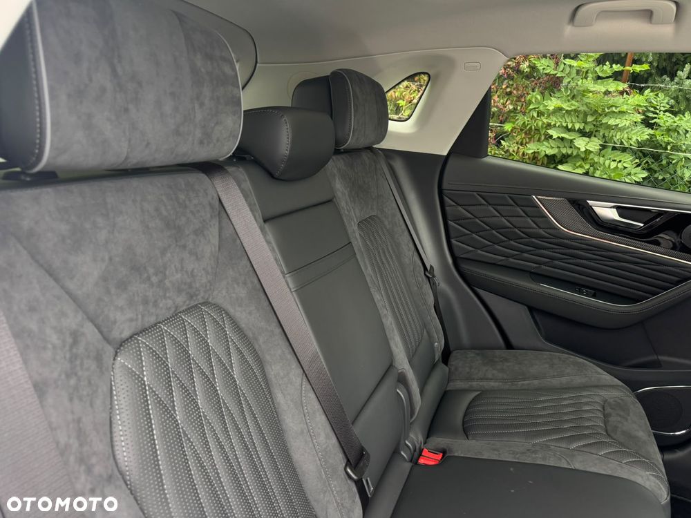 Hongqi HS5 2.0T AWD - 21