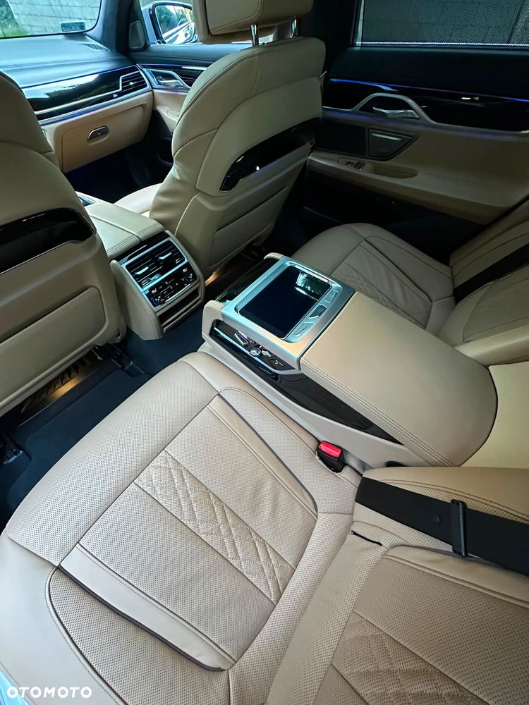 BMW Seria 7 740d xDrive - 2