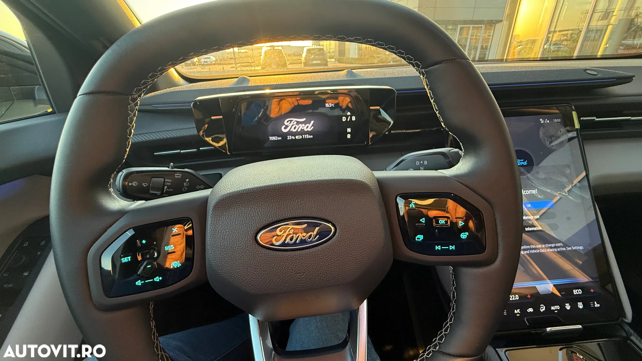 Ford Explorer AWD 79 kWh Extended Range Premium - 13