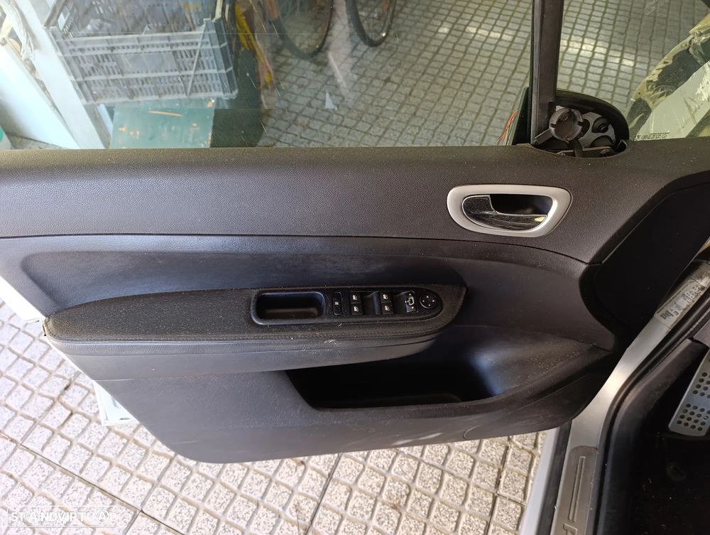 Peugeot 307 1.6 HDi Premium - 9