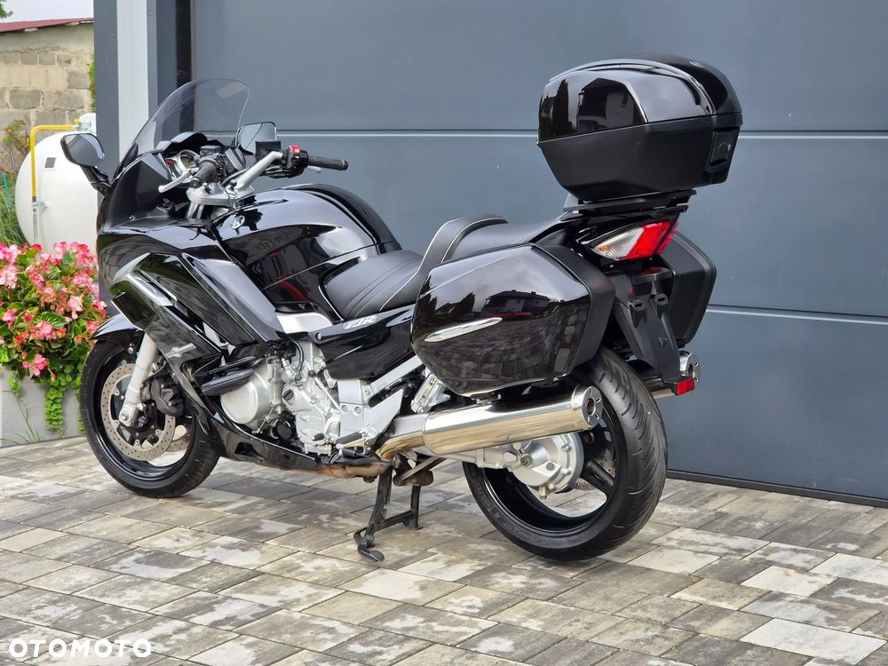 Yamaha FJR - 28