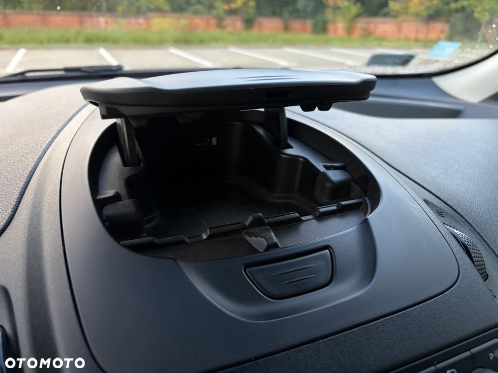 Ford Transit Connect - 28