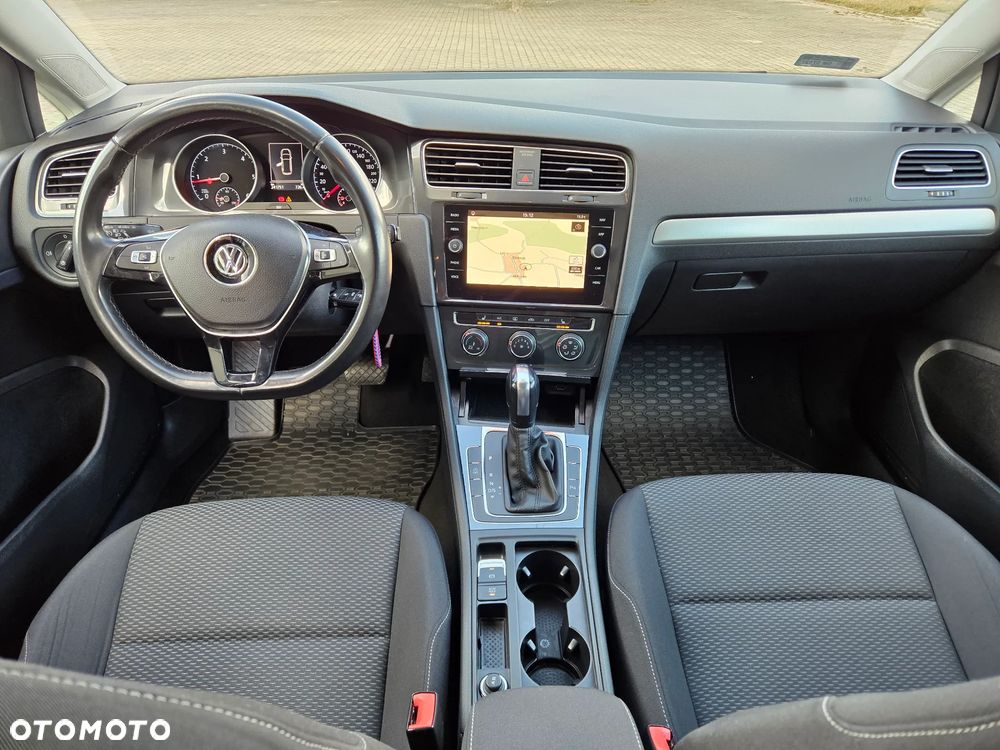 Volkswagen Golf - 21