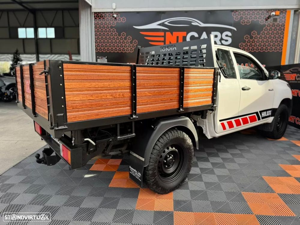 Toyota hilux 2.4 d-4d 4wd ce tri-basculante - 4