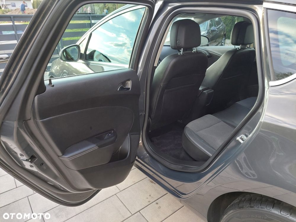 Opel Astra 1.4 Turbo Exklusiv - 14
