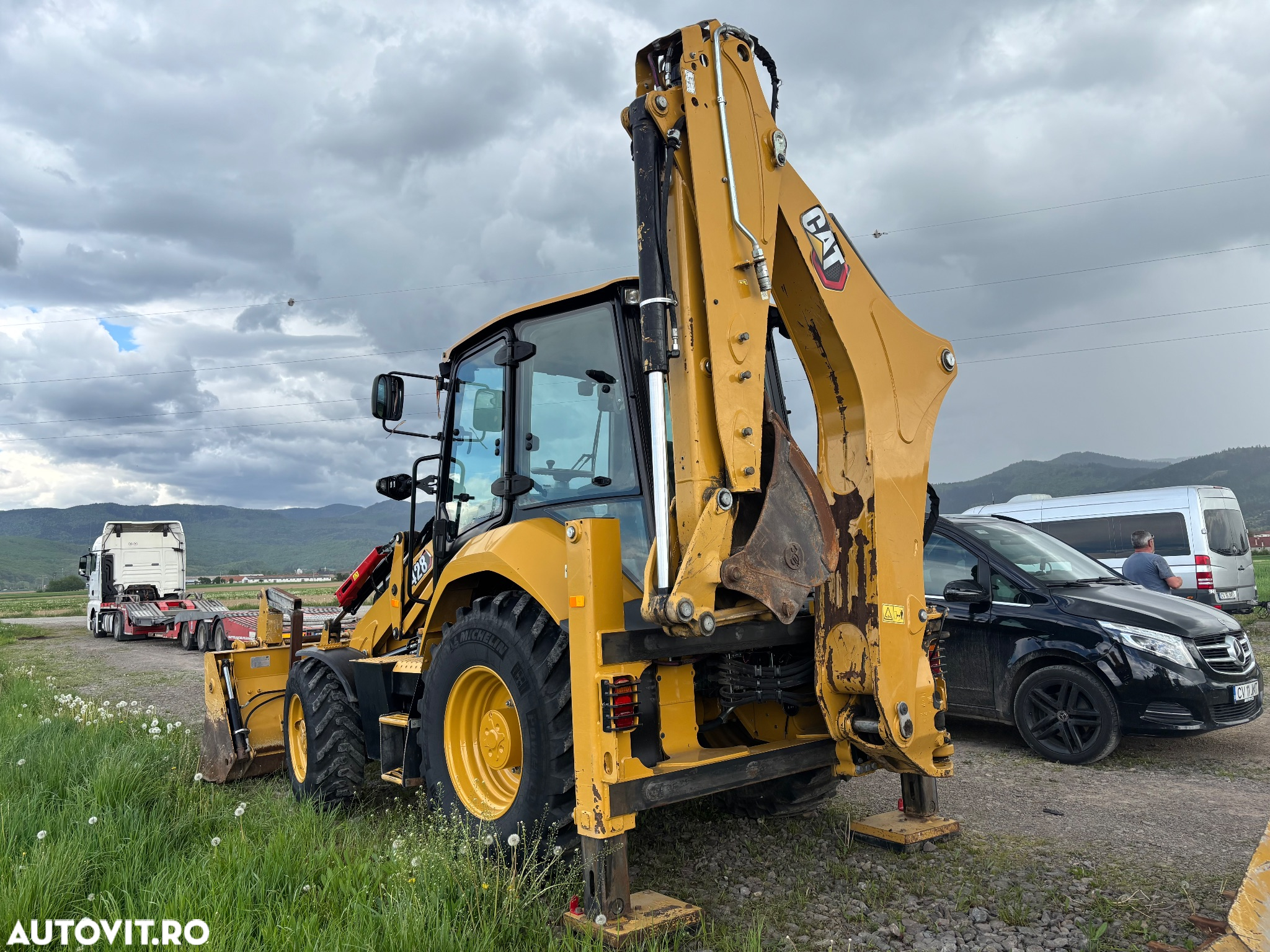 Cat 428, 2 bucati disponibile, an 2023, 1200 ore respectiv 1800 ore - 2
