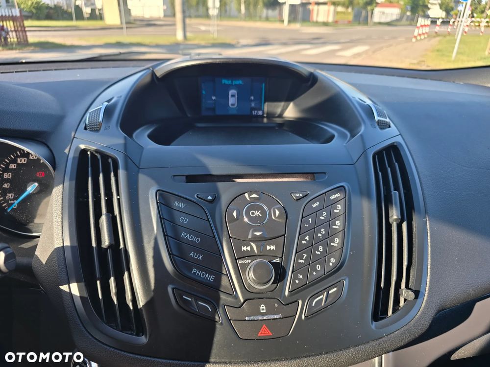 Ford Kuga 2.0 TDCi 2x4 Titanium - 23