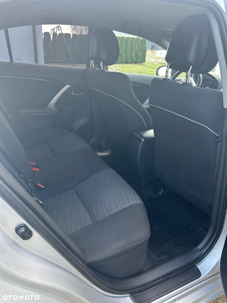 Toyota Avensis 1.8 Style - 5