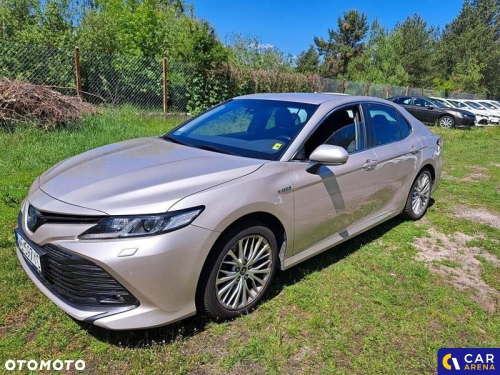 Toyota Camry - 1