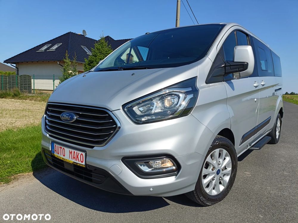 Ford Tourneo Custom - 33
