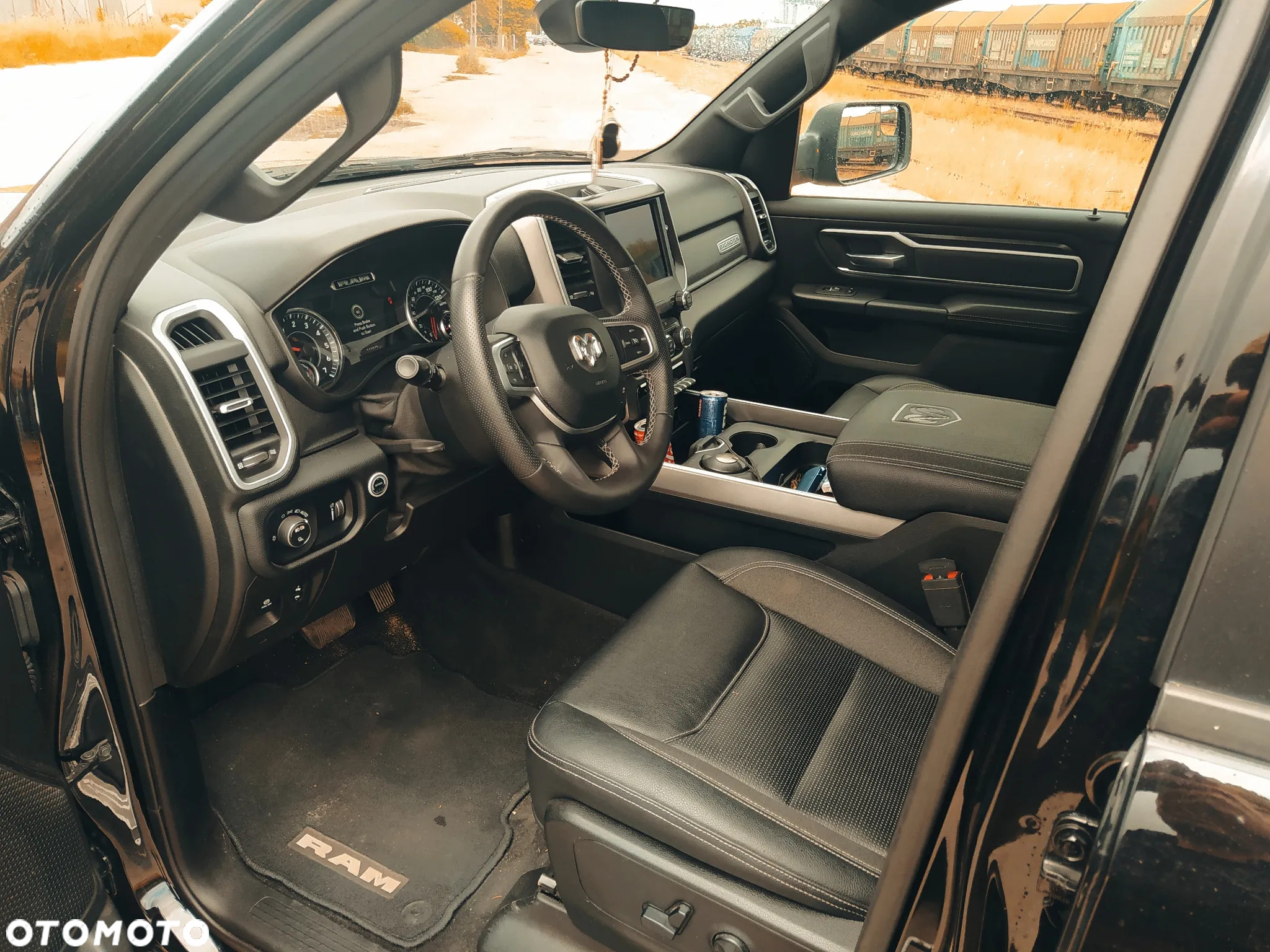 RAM 1500 Crew Cab Shortbed Bighorn - 35