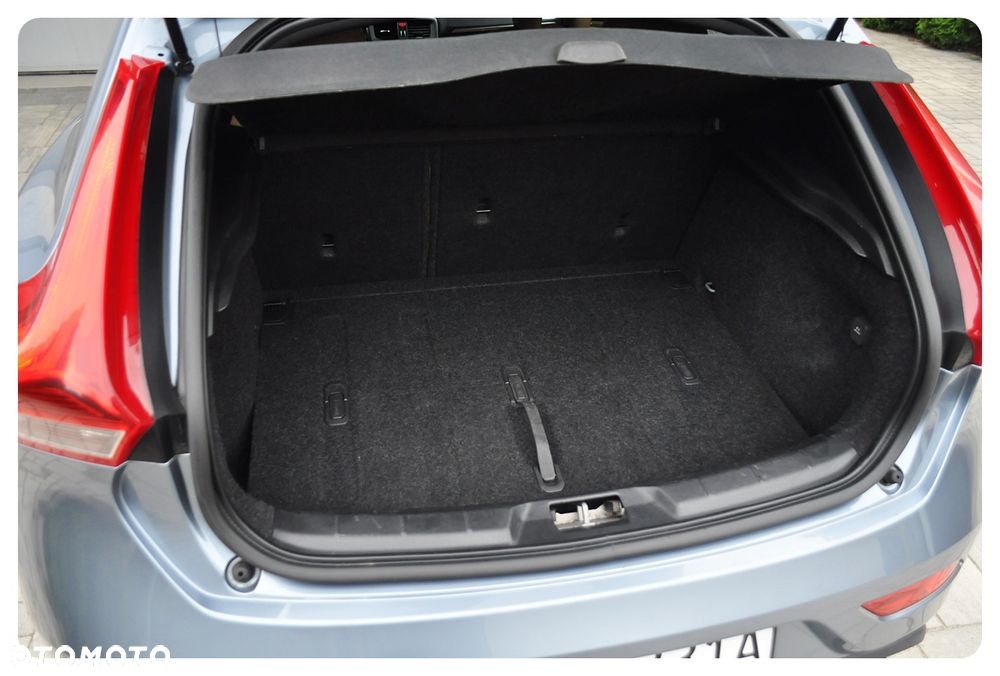 Volvo V40 T3 Inscription - 10