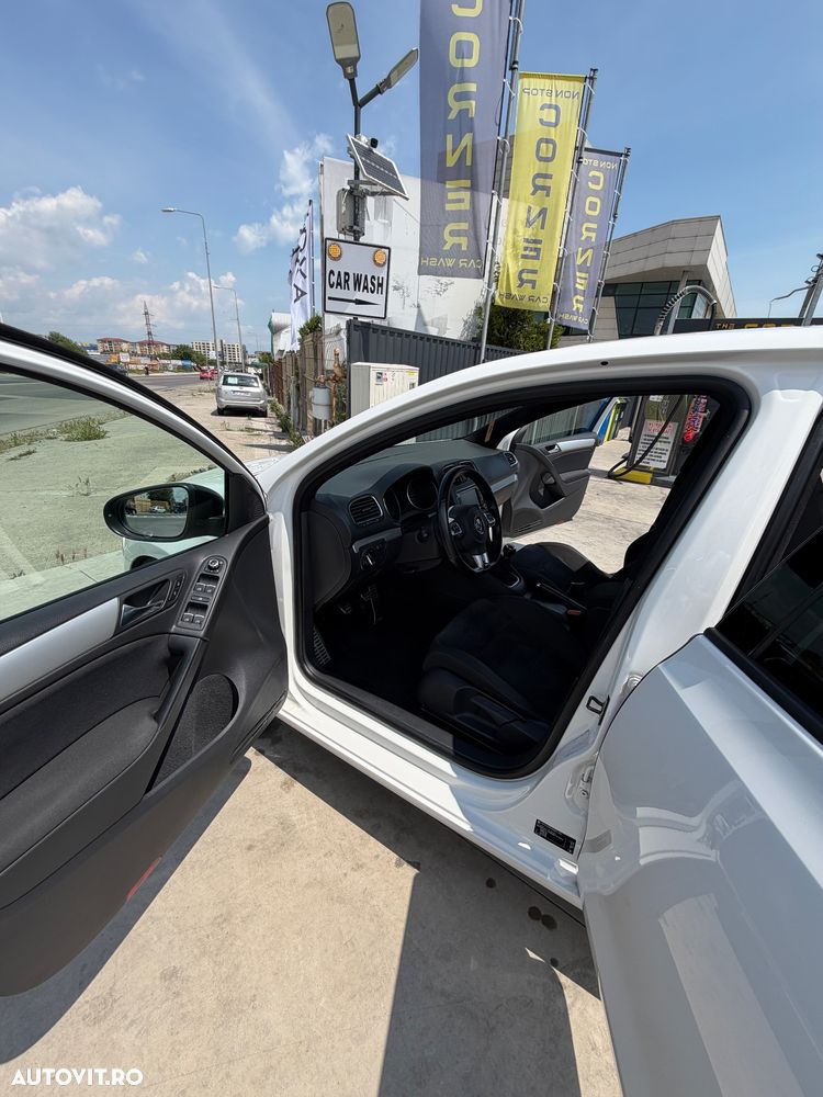 Volkswagen Golf 2.0 TDI Highline 4Motion - 13