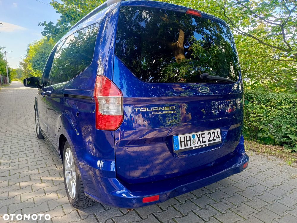 Ford Tourneo Courier 1.0 EcoBoost Titanium - 14
