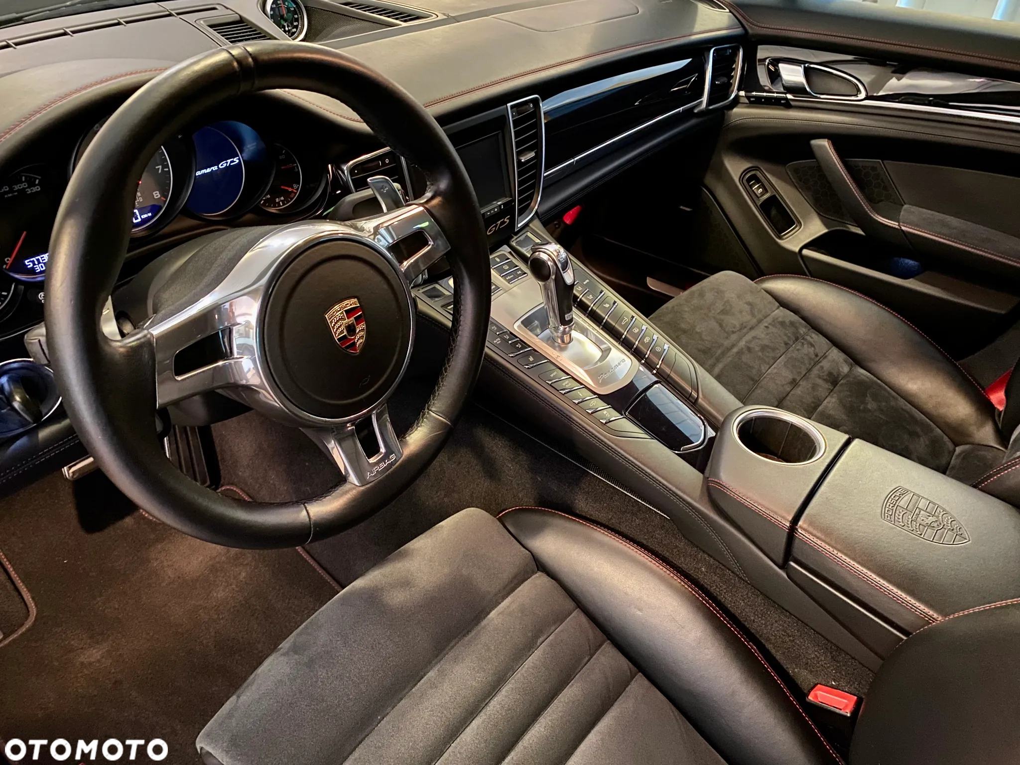 Porsche Panamera GTS PDK - 14