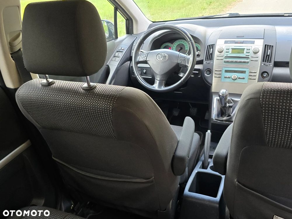 Toyota Previa - 16