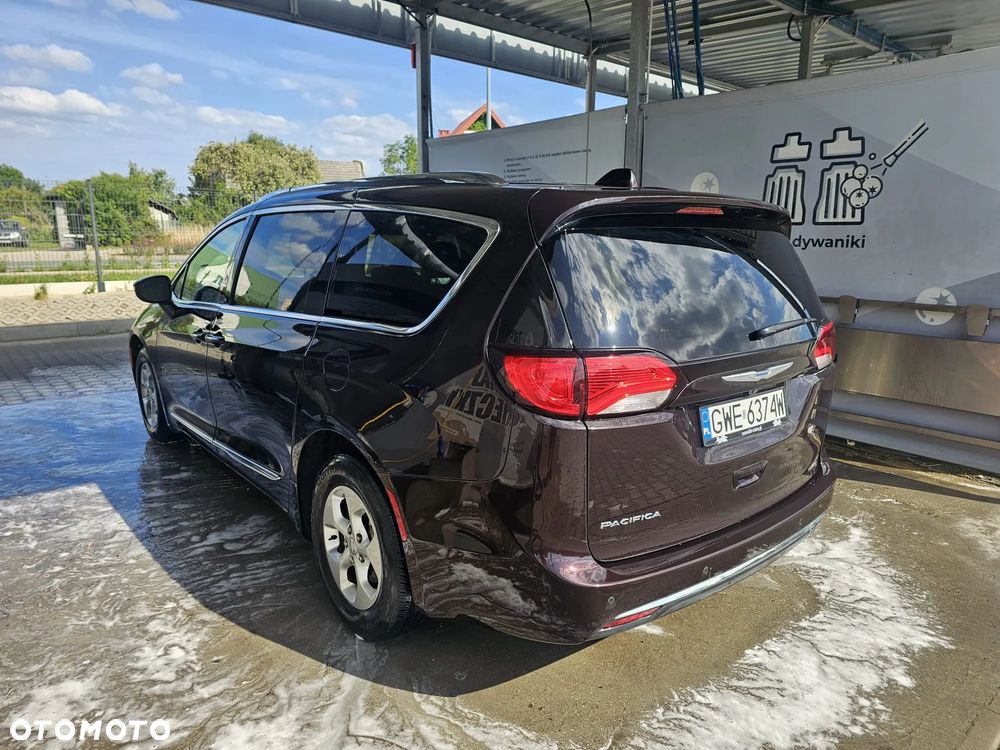 Chrysler Pacifica - 6